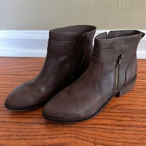 Women’s dark borne booties 8.5M
